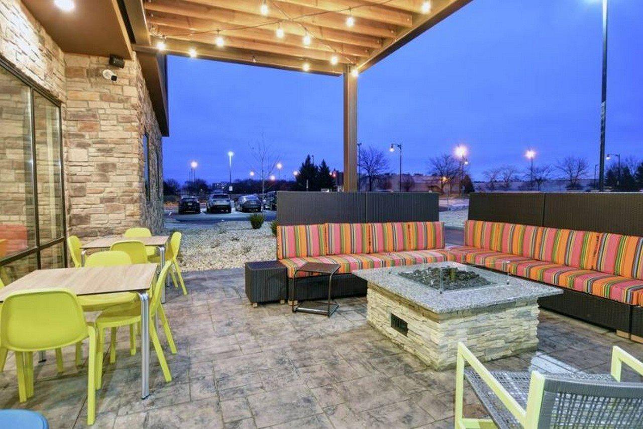 Home2 Suites By Hilton Beloit Extérieur photo
