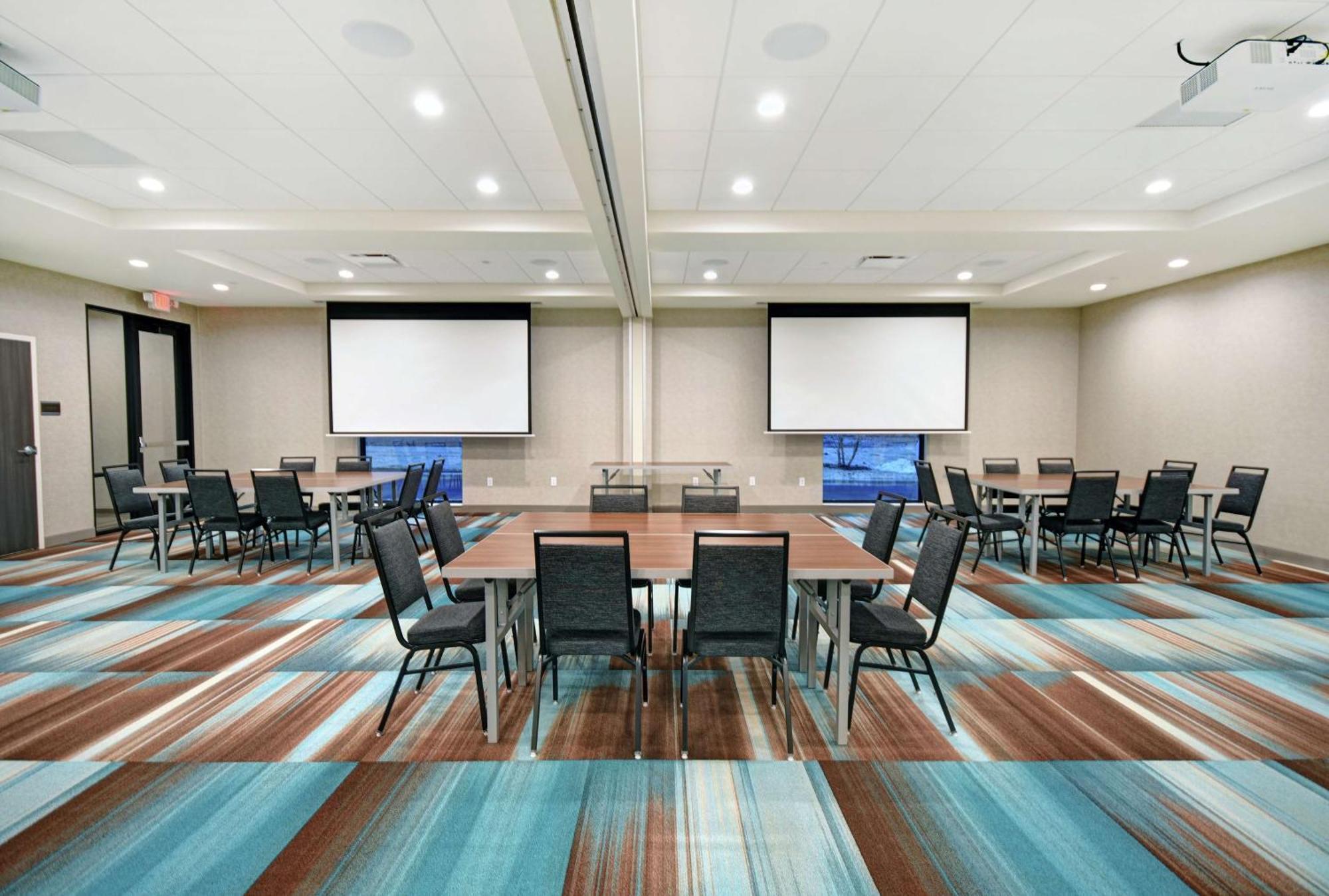 Home2 Suites By Hilton Beloit Extérieur photo